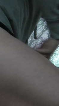 Ne oluyor bu!? Yabancı bir arabaya bindim ve popomdan sikiştim