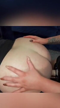 Lesben doppelpenetriert eine sexy MILF