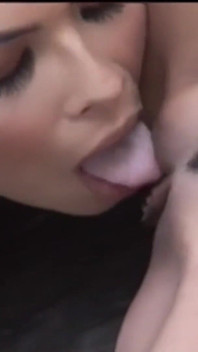 보지를 번갈아 가며 먹는 테라 패트릭과 루시 리