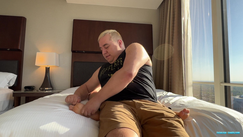 Ticklish Chubs: Atlanta: Sparki Tickled on the 63rd Floor