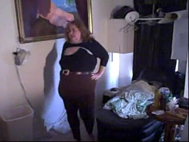 BBW nurse Vicki adventures with friends: Nurse Vicki struts' her stuff!