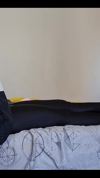 Zeița Kiffa se relaxează în pat