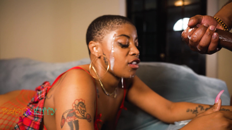 BeastnKitty: Nasty Girl Honeydippedc Gets a Huge Facial
