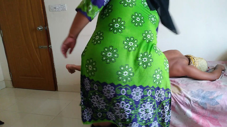 Aria Mia: Pakistansk BBW sexig 20 år gammal tjej tar en transgender hem och...