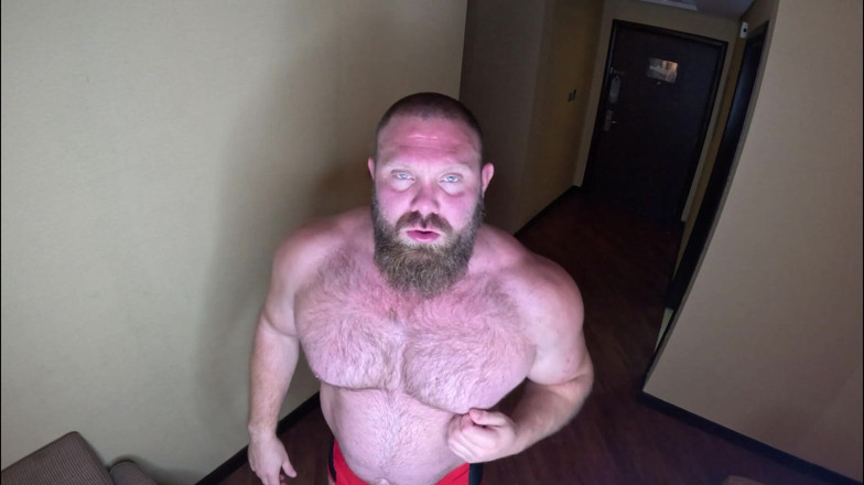 Jack stacked: Мускулистая позирует