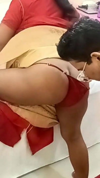 Bhabhi incinta pompino caldo inaspettato e cazzo con un amico ragazzo prima della festa indossando lehenga