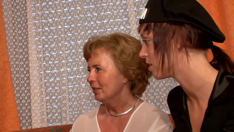 MMV TV - our best full movie: Jangan hitung-hitung ayammu sebelum dicrot di dalam (film porno lengkap)