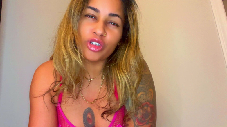 Mya Mula Goddess: Bist du durstiger junge?