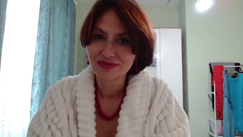 ANGELA_LADY: Piękno na obcasach wkurzone na podłodze sypialni