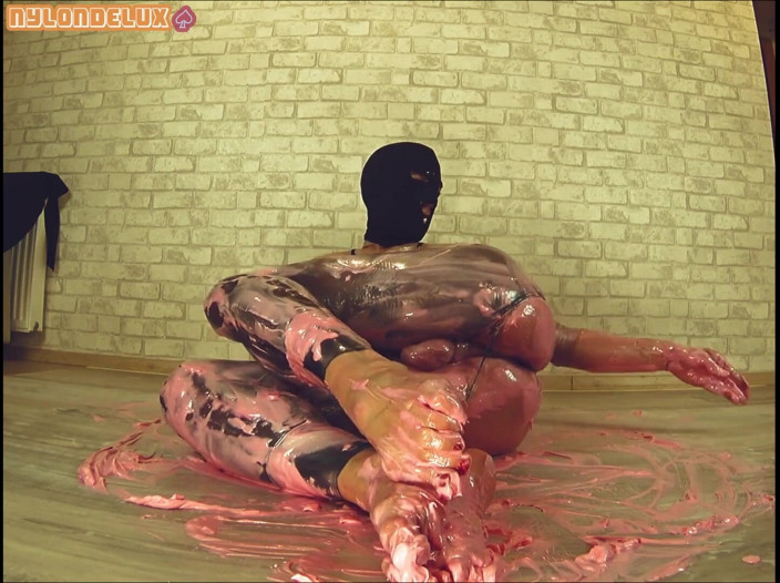 Nylondelux: Messy Pantyhose Ripping and Anal Play