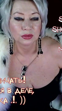 Urocza dojrzała suka flirtuje w futrze, a następnie daje nam szaloną masturbację z squirting .!. ))