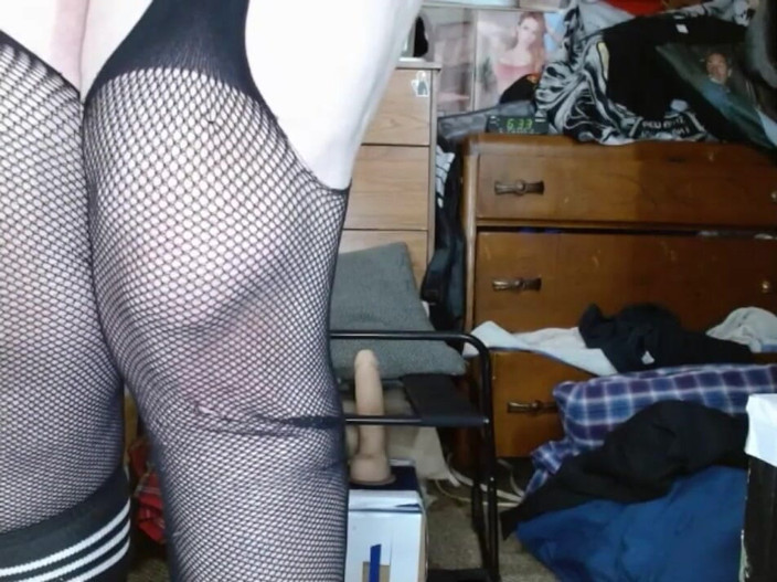 CosmicJones88: Shake Shake Dann sitzt fette sissy auf dildos