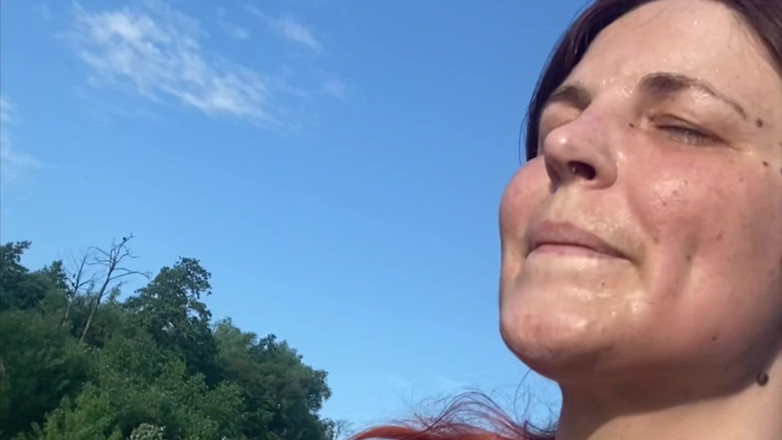 Elena917: Used a Bike for Morning Masturbation and Orgasm