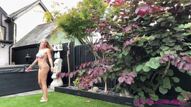 DanielleMaye: 비키니 캣워크