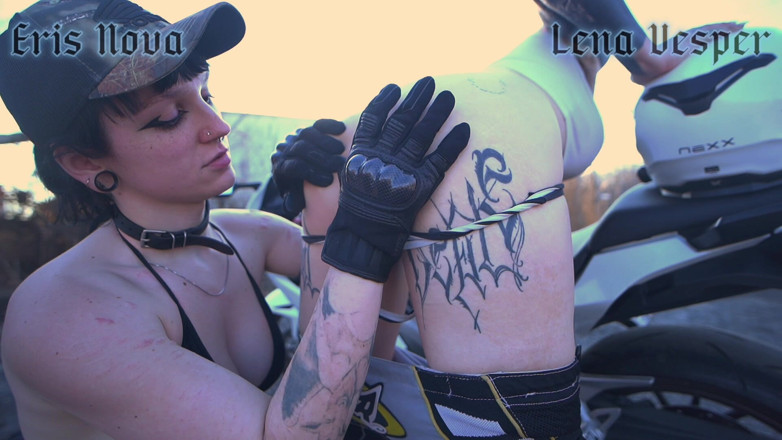 Snake_0rgy: Motociclistas trans destroem os buracos uma da outra