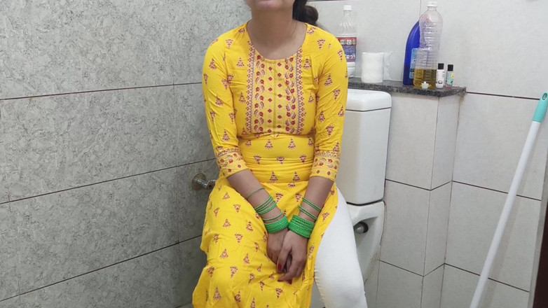 Saarabhabhi6: Indian Hot Step Mother Fucked Step Son Dirty in Washroom...
