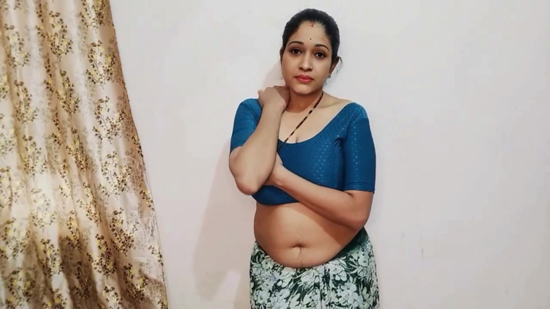 YourUrfi: Urfi Bhabhi 털이 무성한 보지 핑거링 사리 제거