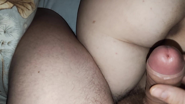 Sekretny666: 彼女のマンコの中と助けの手で彼女に射精します