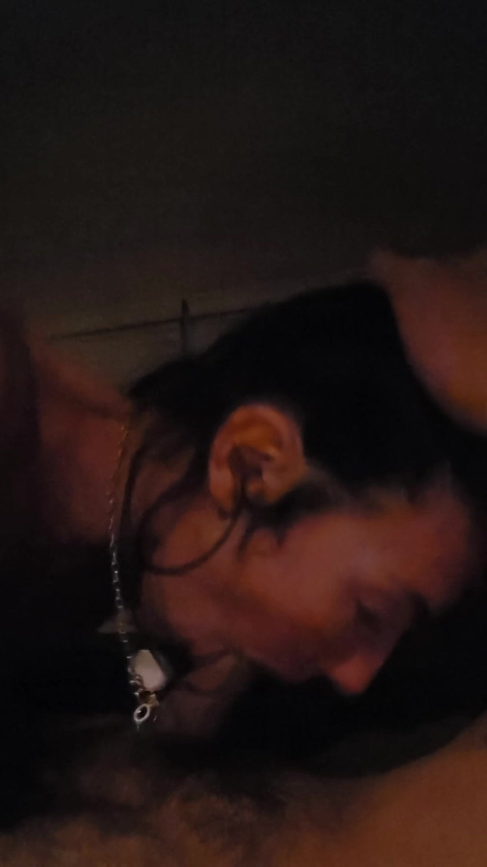 Devil Dick Raybo: MILF seksi deepthroat zakar keras sehingga dia dapat pancutan mani...