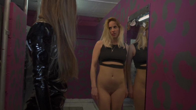 Princess Nikki's Controlled Handjobs & Blowjobs: Wild Blonde MILF Want's Her Friend to Treat Her Like...