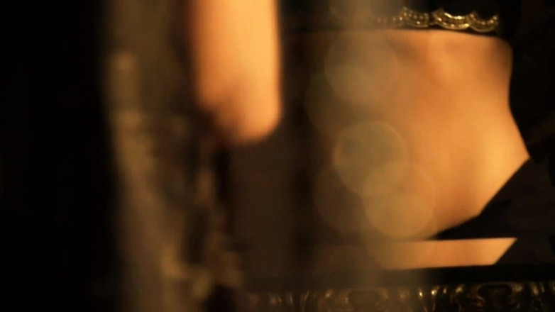 Bollywood Nudes: Deva Dassis bailando el vientre