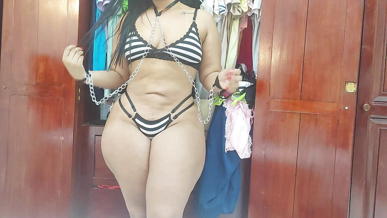 Katrina4deluxe: ホットな継母はエロティックなランジェリーを試着して興奮します