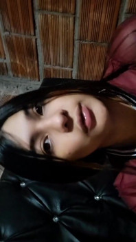 Yulieth Gomez Masturbates Her Pussy