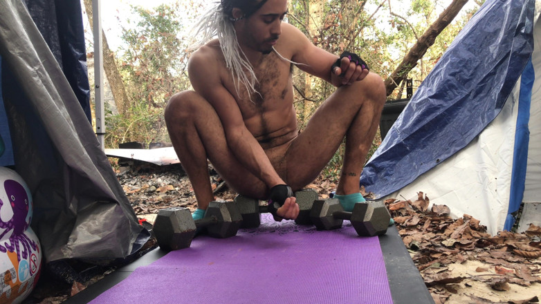 Arthur Eden aka Webcam God: Dumbbells &amp; bola bomba