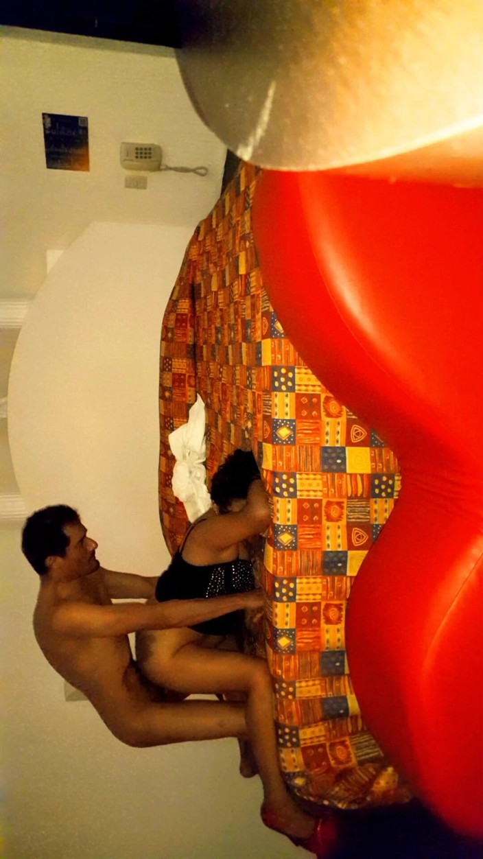 Jheuzzito2789: 내 미시 마누라를 즐기면서 그녀는 그녀를 다섯 글자로 데려가달라고 부탁했고 우리는 이런 식으로 끝났다.
