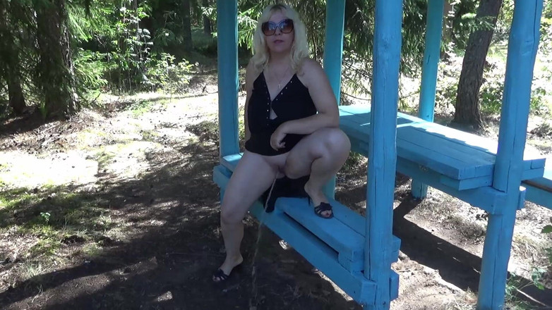 RedRoseRus: Perkhemahan kotor panas.