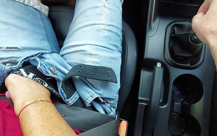 Step Mommy: Madrasta provocando seu enteado em público e brincando com seu...