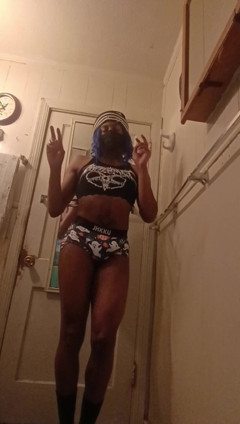Cute Goth Tranny Use Spooky Shorts to Cum thumbnail