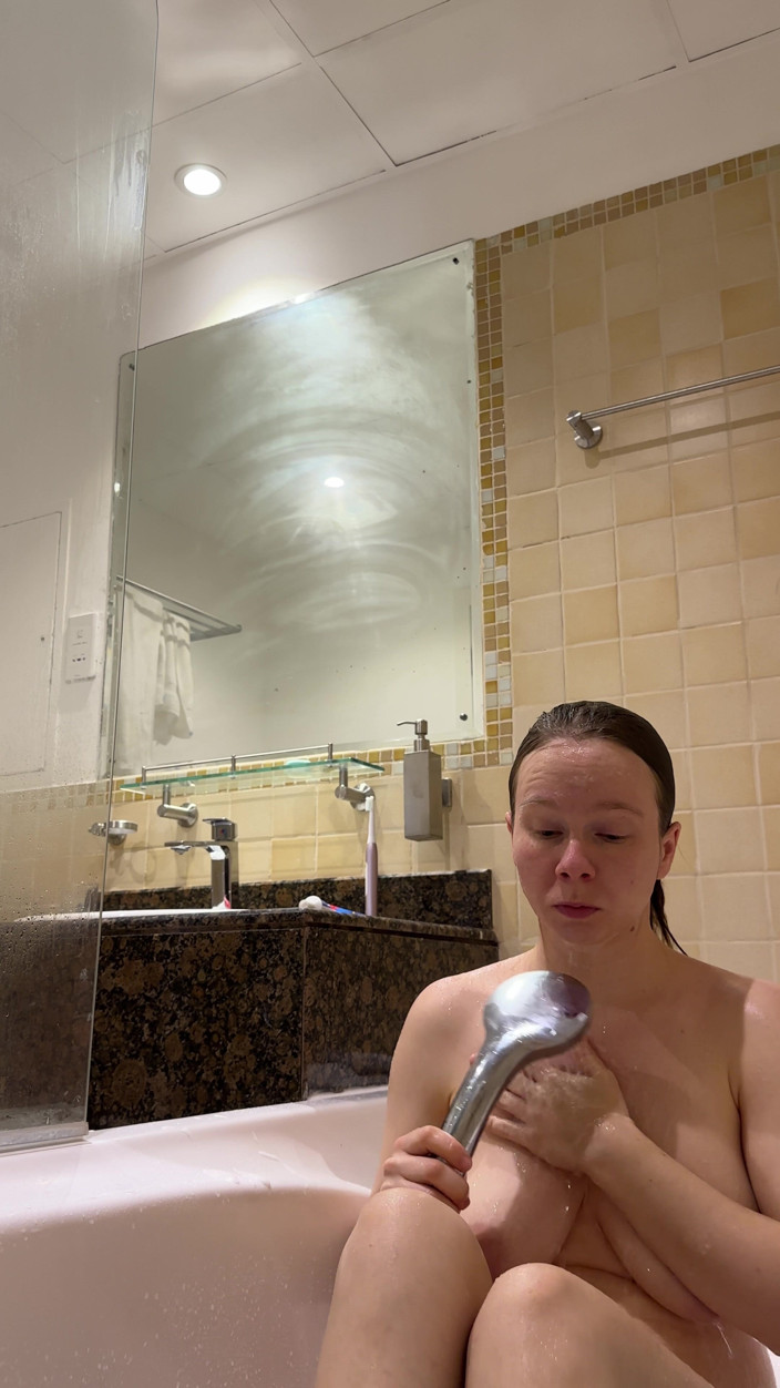 SweetLucy96: Shave My Pussy Completely Smooth