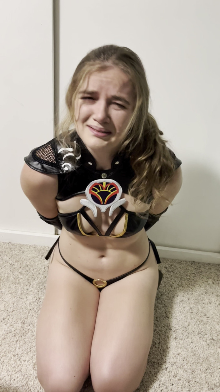 EvaSummers: Custom - heißes pOV-rollenspiel, zierliche schmutzige blondine, gefangen genommen von villainess -...