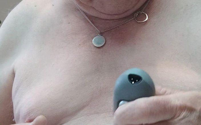 Karlchengeil: कामुक Nipple Plax