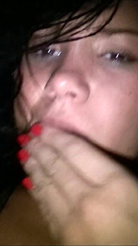 Linda fica tão excitada chupando pau precisa sentar nele