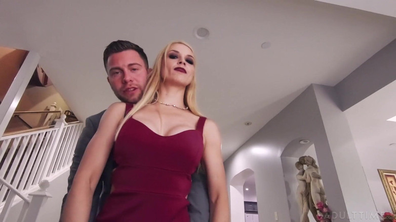 Adult Time: Sarah Vandella încornorează soțul tău ratat înșelându-și curul cu șeful tău - vedere la...