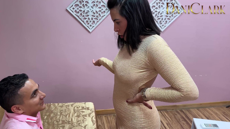 DaniClark: スタジオWedcamの責任者は彼女の新しいモデルをファックします