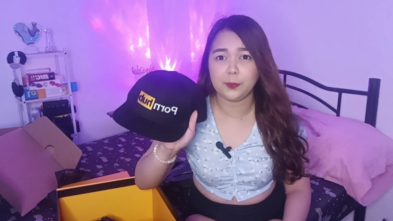 AsianSharinami: Unboxing hadiah pelanggan 25kku dari pornhub