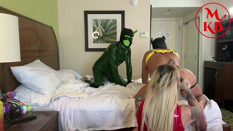 Kora Bell: Kora bell si majikan dominan lagi asik gaya doggy pakai...