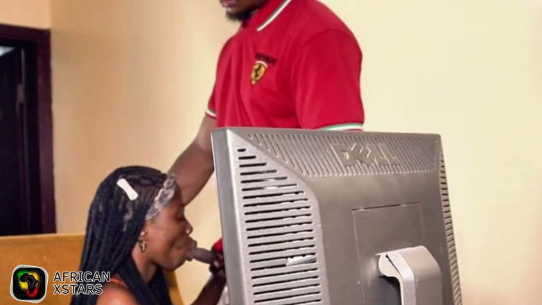 African Xstars: Kouření v kanceláři pod stolem - musíte mě ošukat, než vás...