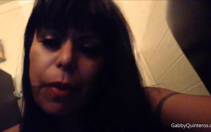 Gabby Quinteros: Gabby quinteros nakal di kamar mandi