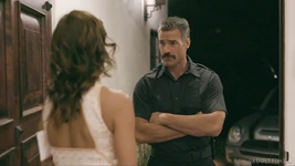 Under arrestering! Polisen cucks dig med din fru!