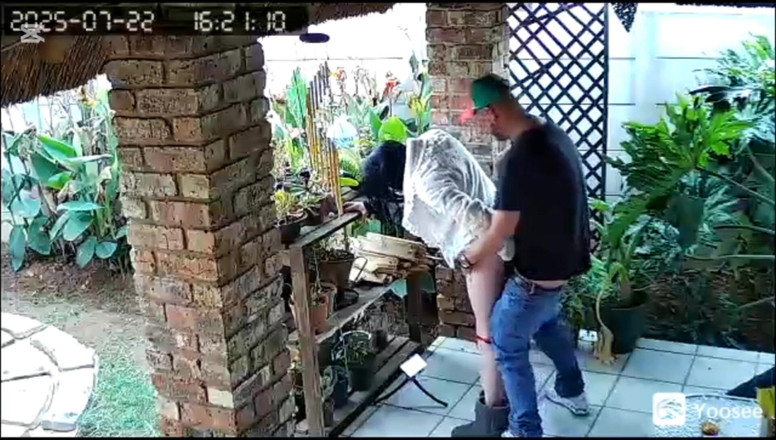 Bigjoefuckalott: Kamera zachytila, jak moje žena šuká mé dva nejlepší kamarády, když jsem...