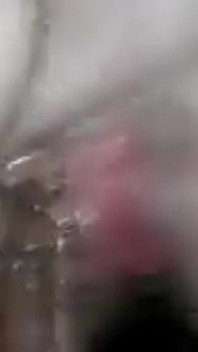 Marido dedilhando minha buceta em meu carro esguichando orgasmos