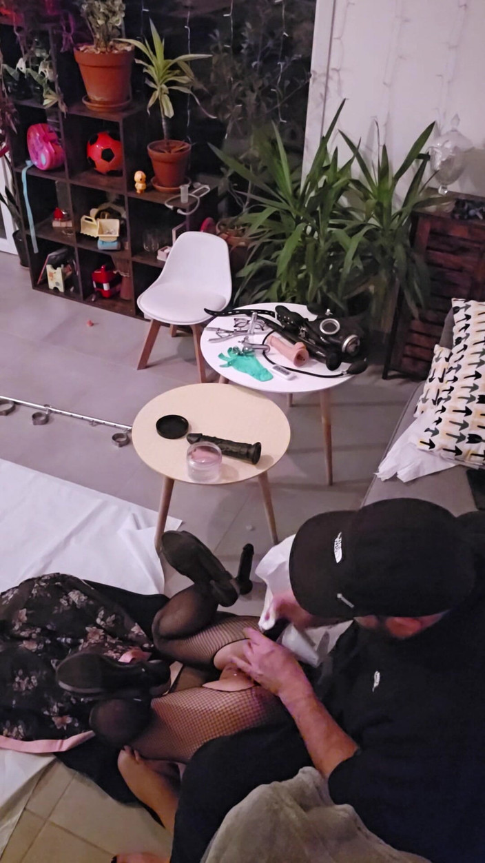 J and rose: Anale training