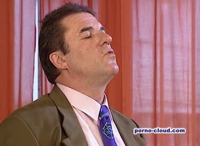 Porno Cloud: Adorable MILFS in DP 3somes and food masturbation scenes -DVD-