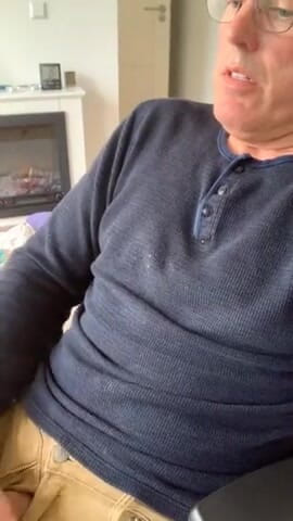 TJenner: Lunchtijd masturbatie en ik proef mijn sperma