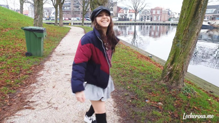 Lecherous: Clémentine s'amuse dans le parc