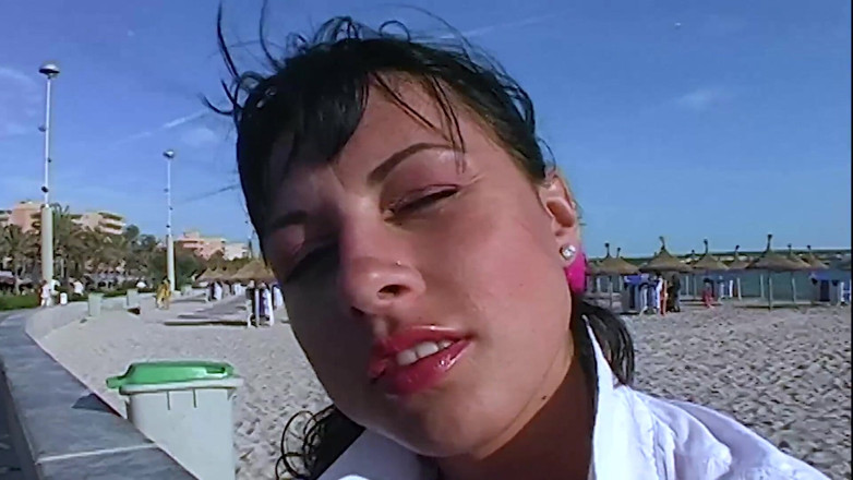 Sextermedia by Pete: Teengirl bionda incontra scopatore hardcore